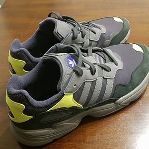 Adidas Torsion Tennis Shoes